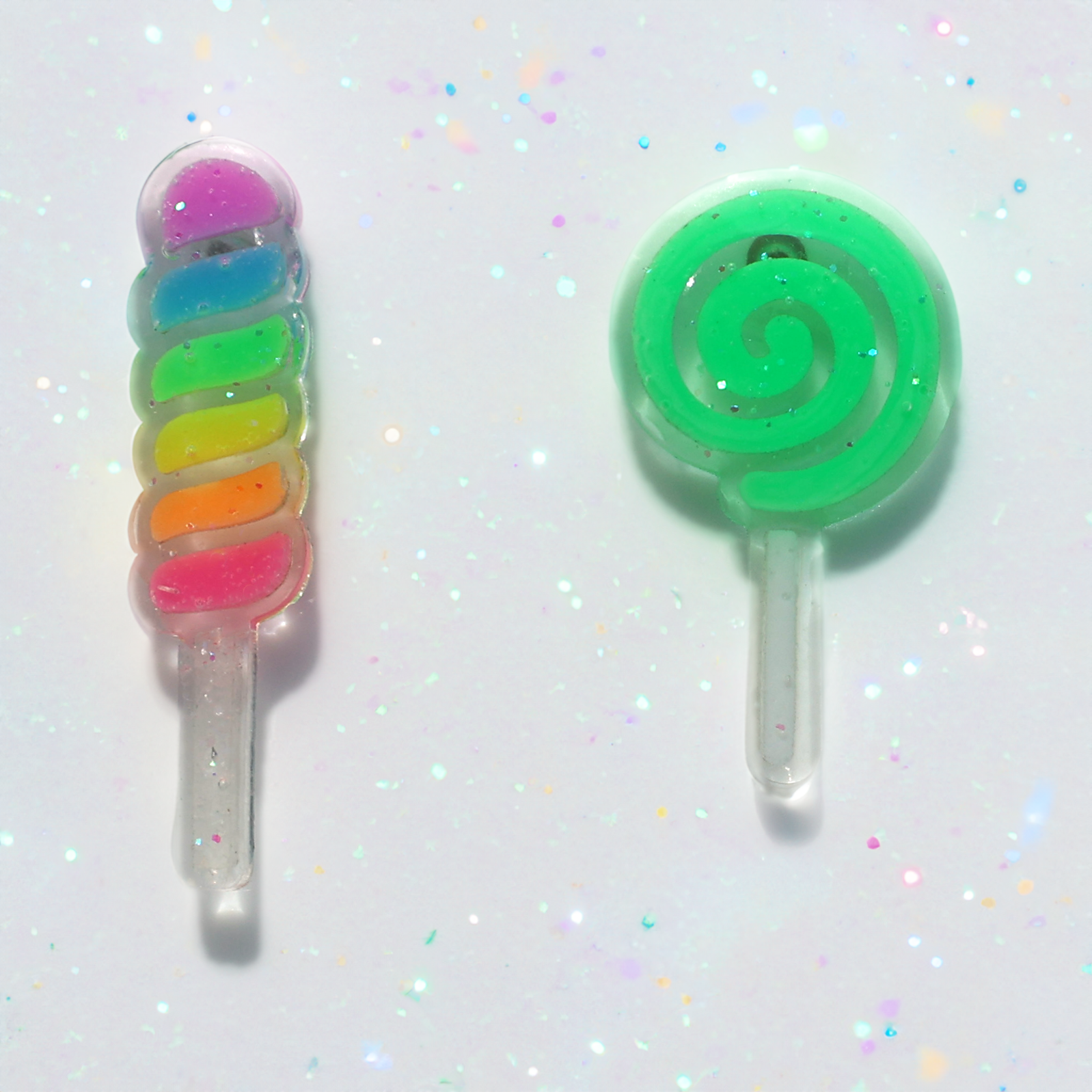 GREEN SPIRAL LOLLIPOP & RAINBOW SWIRL LOLLIPOP EAR CANDY