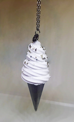 VANILLA ICE CREAM CHROME CONE